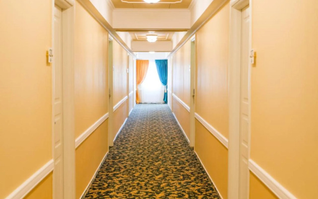Studio One Accommodation Suites