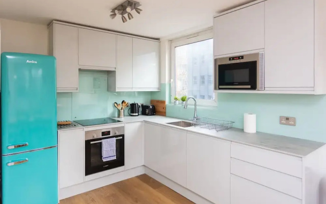 Spacious Central 3 Bedroom Apartment in Old Street