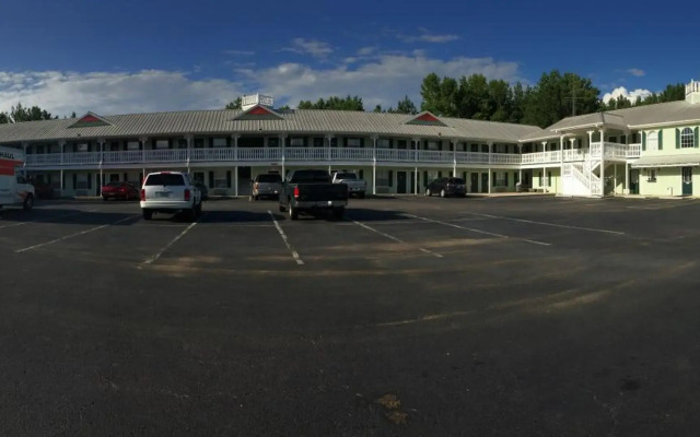 Woodstream Inn