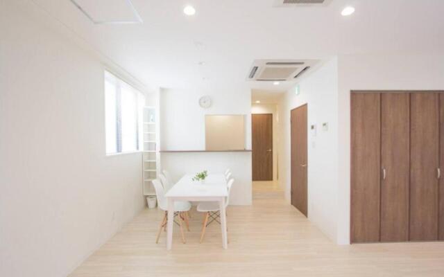 Cozy and Convenient Royal Heights