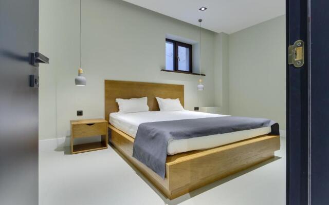Eleven Hotel And Hall