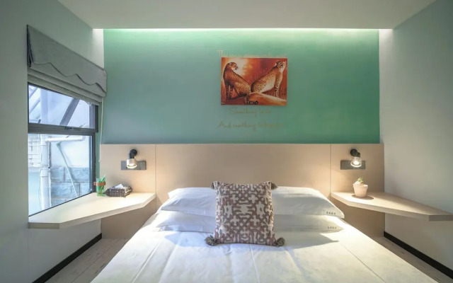 Blooming Lotus Hostel