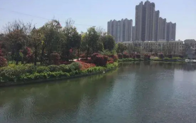 Qidong Warm House Apartment Hotel