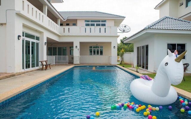 Play Pool Villa Pattaya