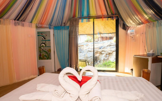 Paree Hut Resort Koh Sichang