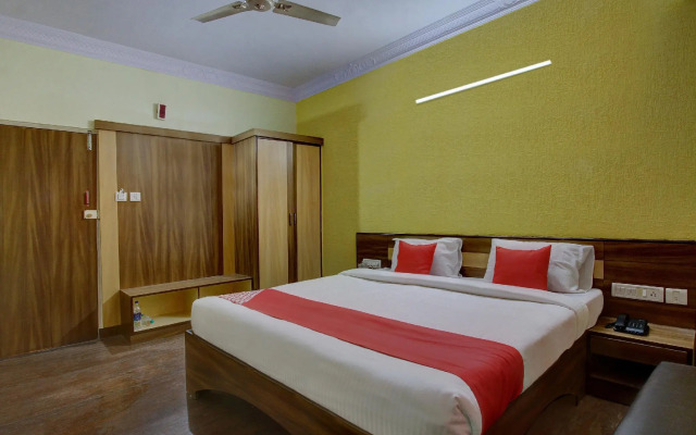 OYO 24259 Hotel Blue Inn