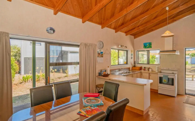 Oyster Bliss - Cooks Beach Holiday Home