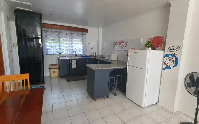 Cosy 2 bedroom unit with pool,Wifi parking