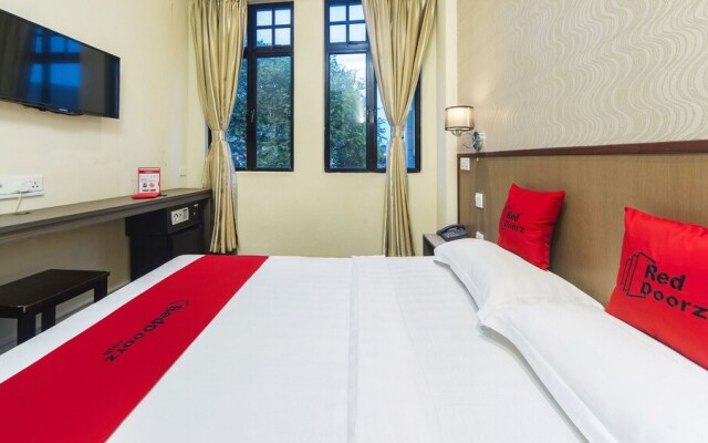 RedDoorz Plus near Lavender Street
