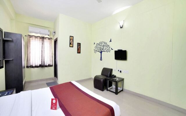 OYO 5564 Hitech Suites
