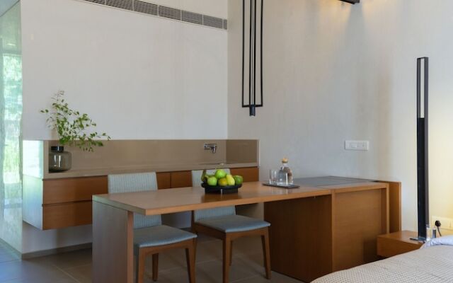 Life At Repose: Lake Villas Resort & Club