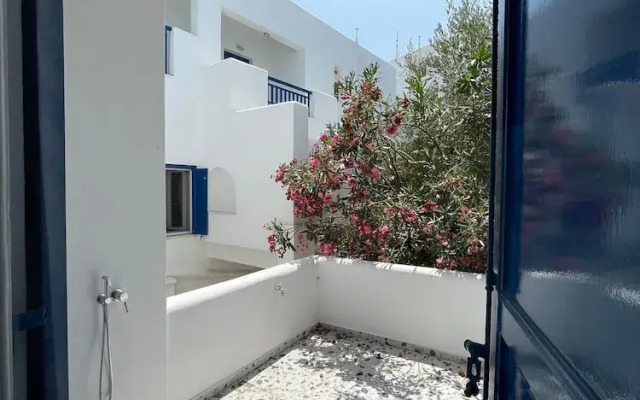 Zen Beach House in Tinos 2