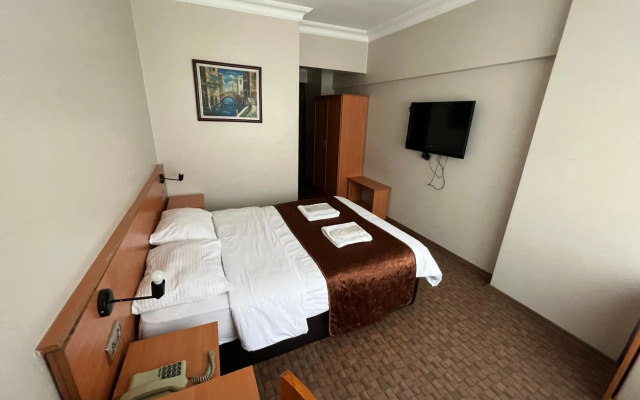 Hotel Altinnal