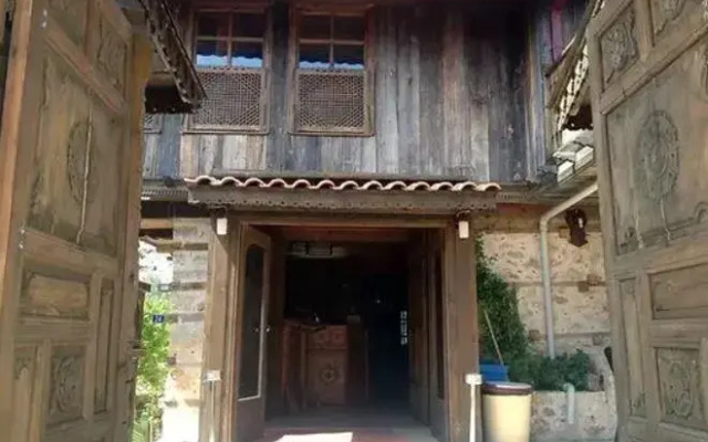 Aysenaz Hanim Konagi