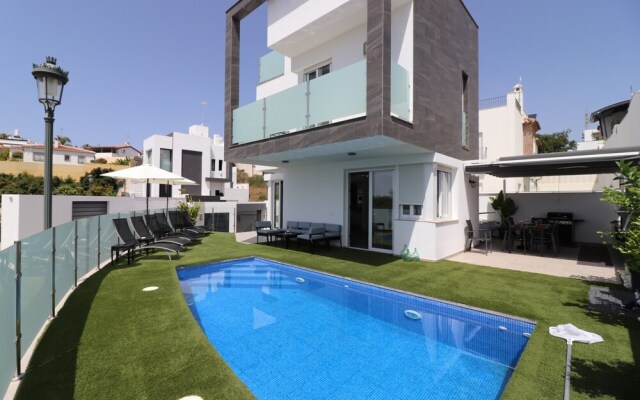 1062 Villa Picasso