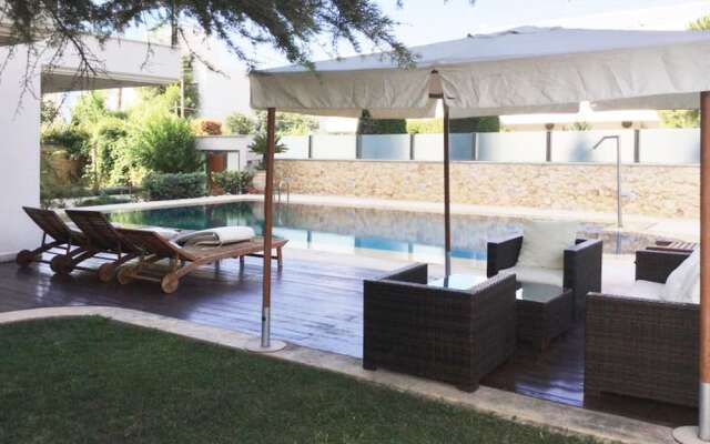 Luxury Apartment in Voula with Pool