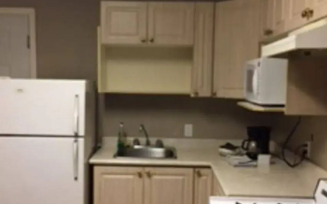 Fraser Bridge Inn & R.V Park