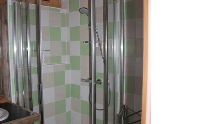 Sunny Chalet in Les Gets with Jacuzzi
