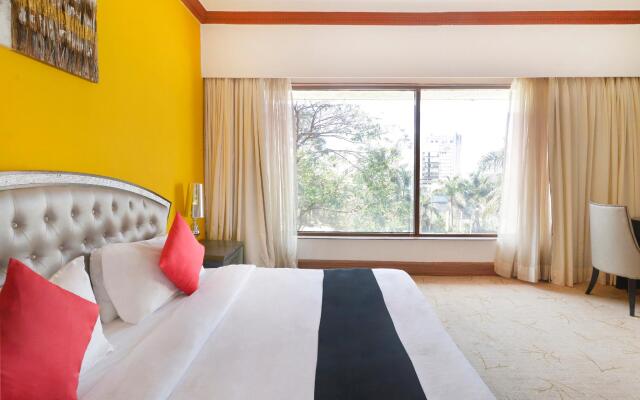 OYO Townhouse 781 Royal Palms Hotel