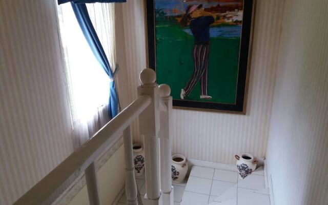 Villa Kota Bunga Sakura