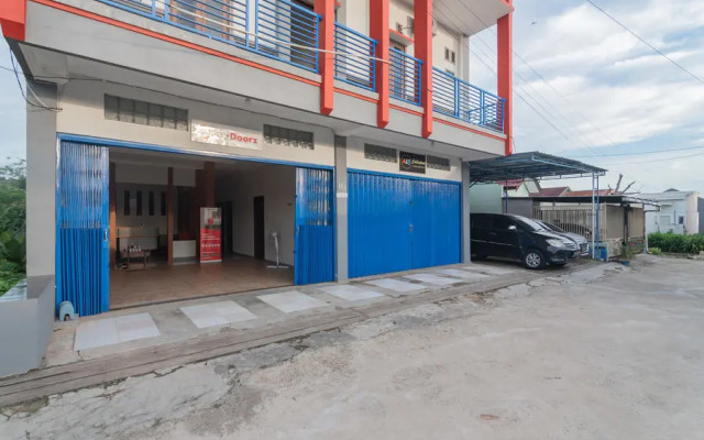 RedDoorz Syariah near Jalan Jakarta Samarinda