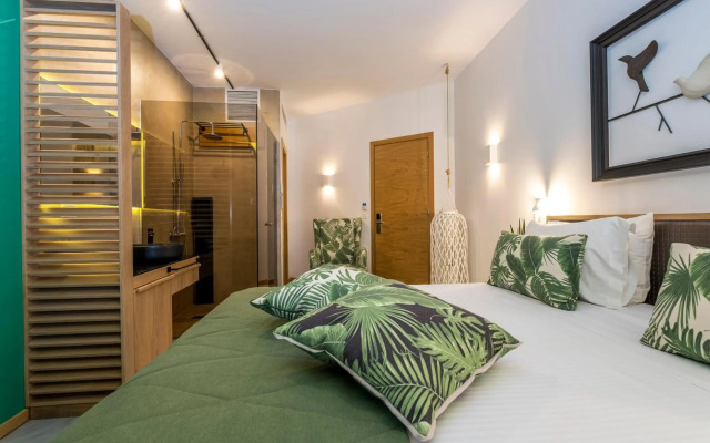 Kalamaki Luxury Suites
