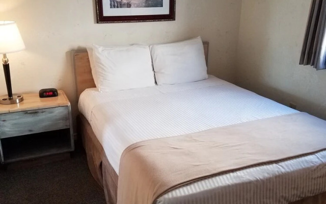 Sea Cliff House Motel