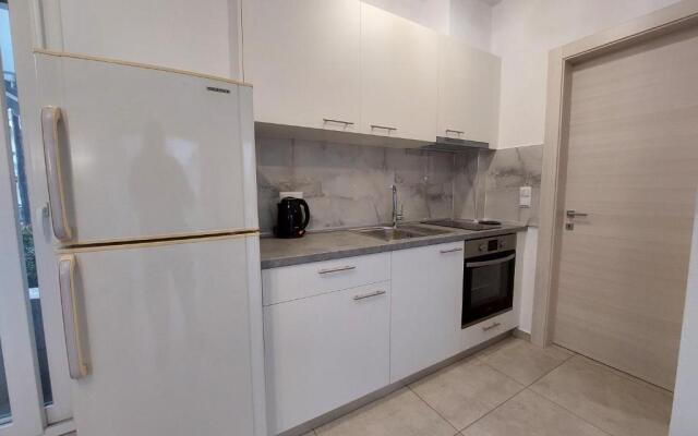 Ofrynio Luxury Apartment & Pool