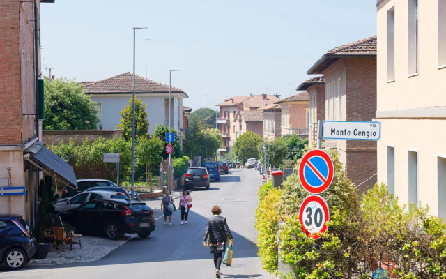 Siena UP Town - Sabrina's Cozy Apartment