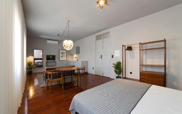 Oporto Cozy Design Studio II