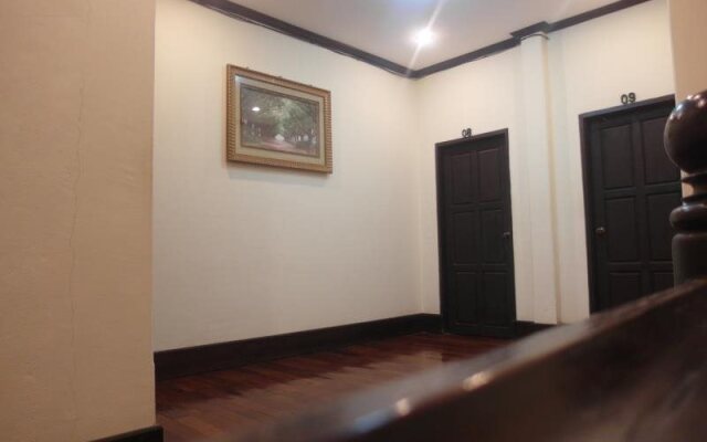 Kinnaly Place House