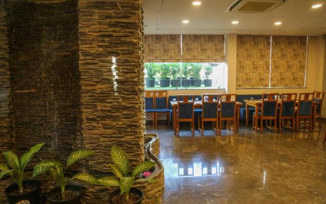 Four Leaf Hotel Sapphire Blue