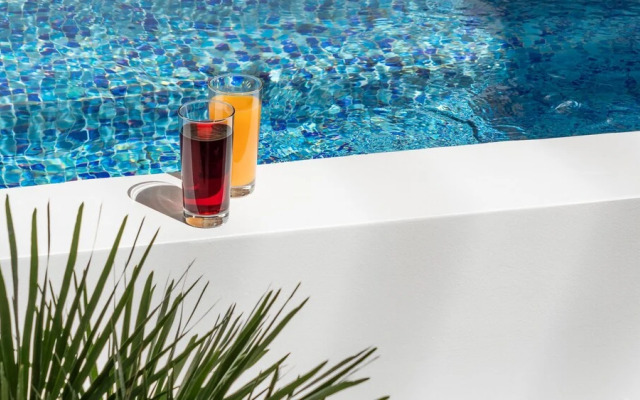 Nemeseos 80m² homm Apartment with Roof Garden and Pool