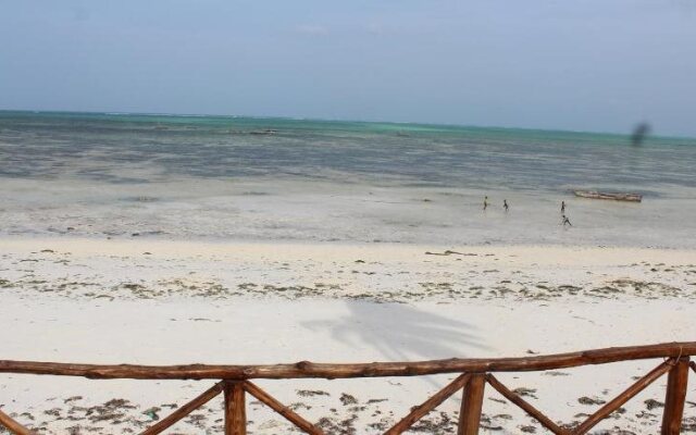 Nyamkwi White Sands