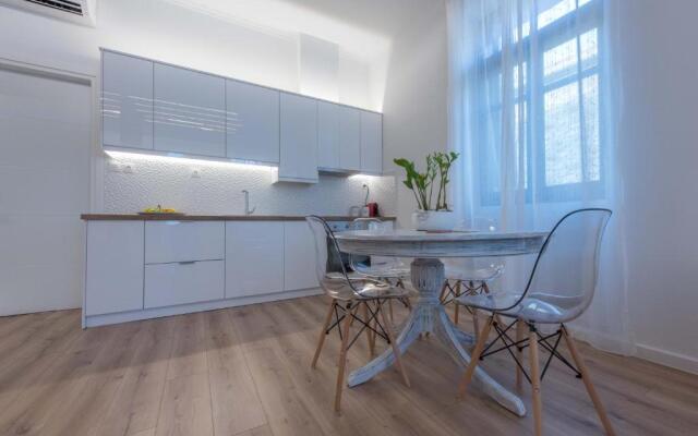 1571_Suites A1