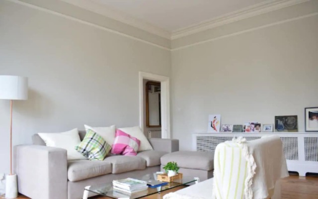 2 Bedroom Victorian Flat in Putney