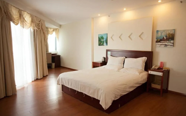 GreenTree Inn Taizhou Xinghua Bus Station Express Hotel
