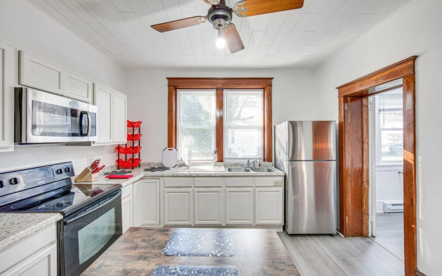 Lovely Lancaster Aptartment in Walkable Location!