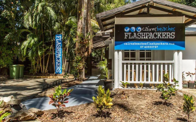 Cairns Beaches Flashpackers