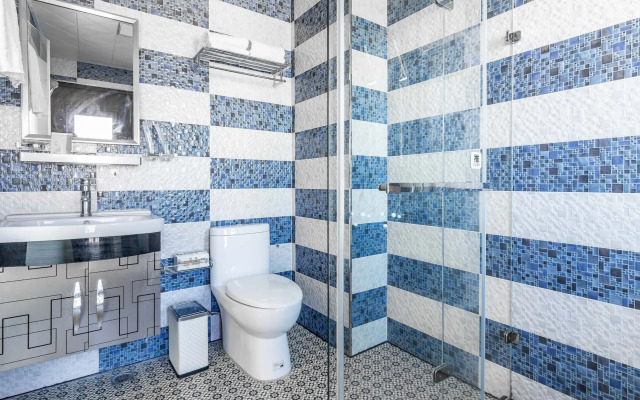 MAMBO Boutique Hotel