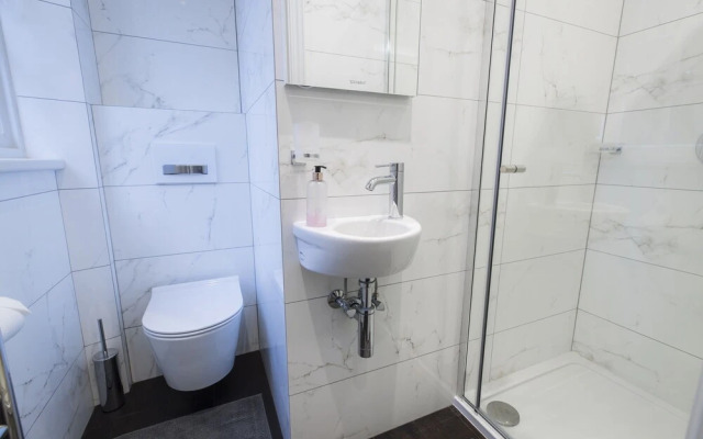 JOIVY Elegant 2 Bedroom Flat near Kensington Gardens