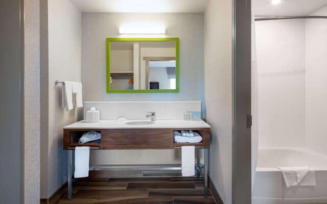 Hampton Inn & Suites by Hilton Edmonton St. Albert