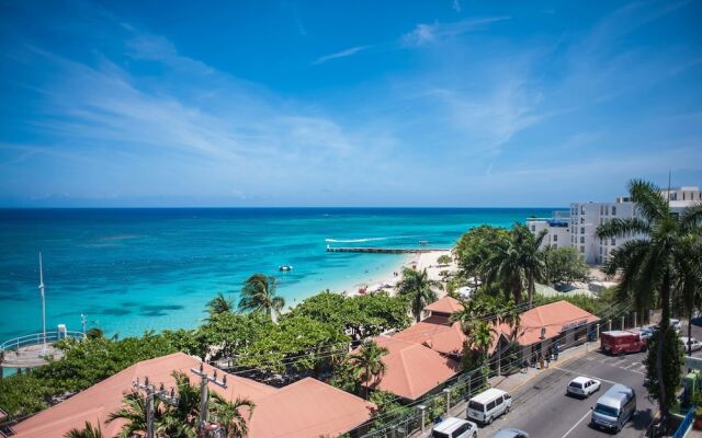 Daydream Beach at Montego Bay Club