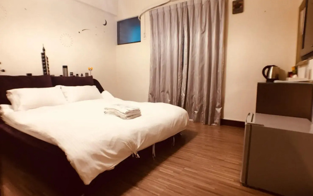 Love Fenjia Colorful Hotel