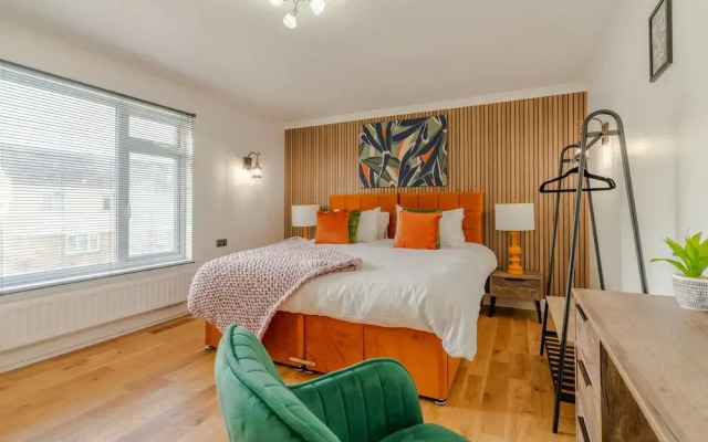 Upscale 2 Bed & Bath Flat in Newport