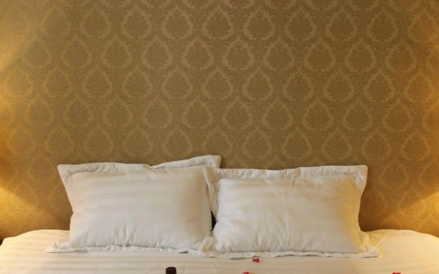 Real Hanoi Hotel