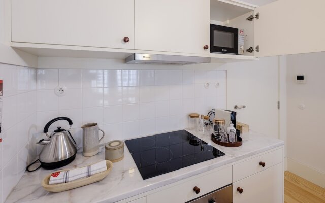 BOUTIQUE Rentals Flores Plaza