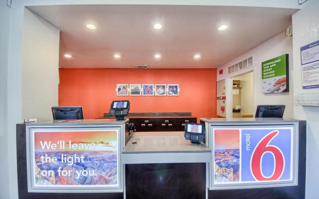 Motel 6 San Antonio, TX - Northwest Medical Center