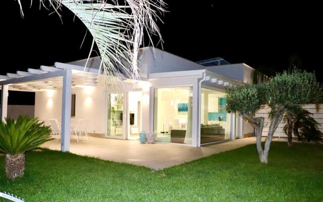 Golden Holiday 2 Ville con piscine indipendenti e separate