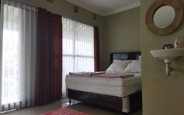 Adine Guest House